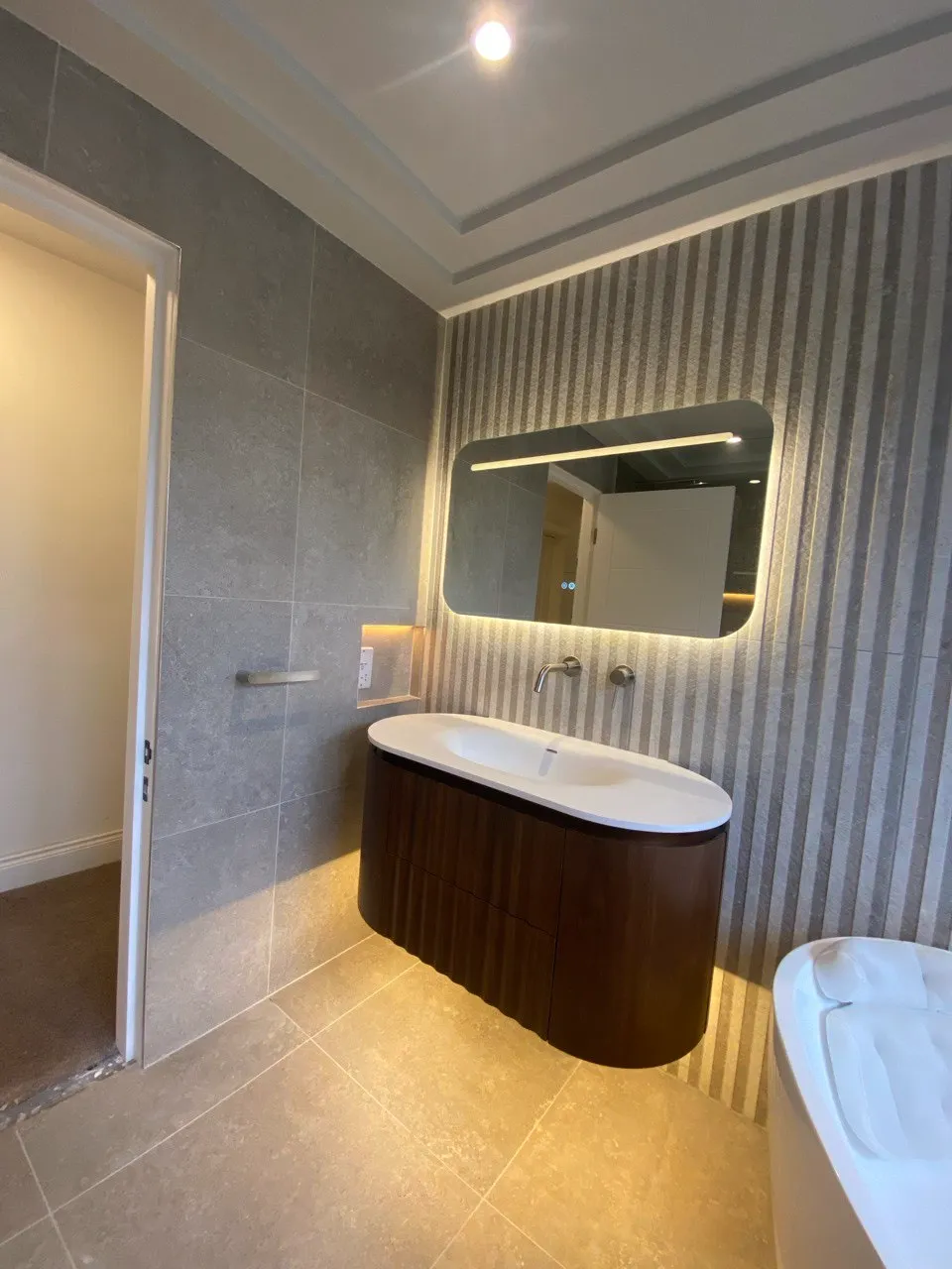 High quality wall painting service Glasgow UK