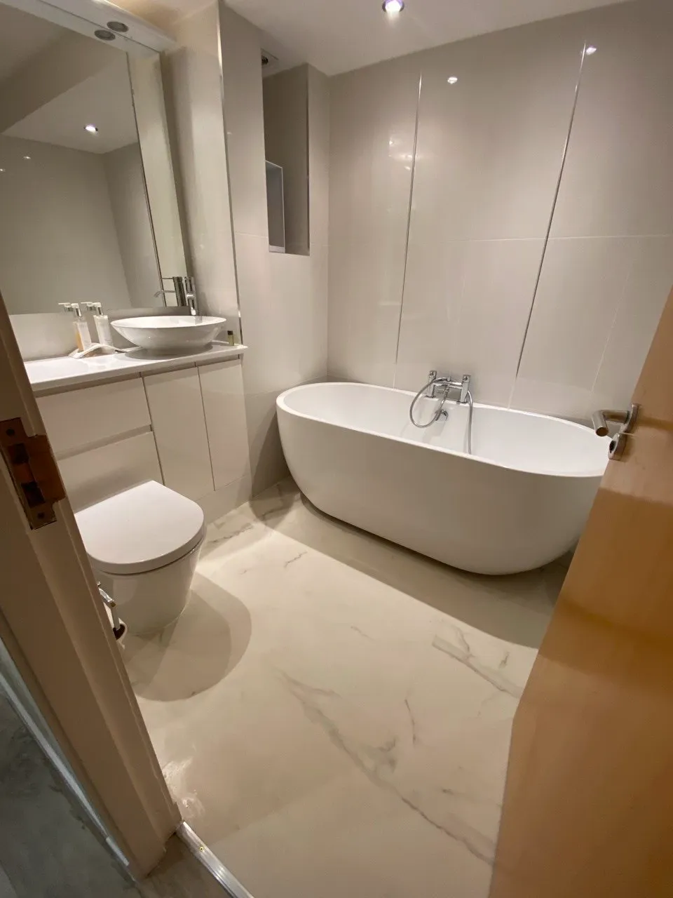 High quality wall painting service Glasgow UK