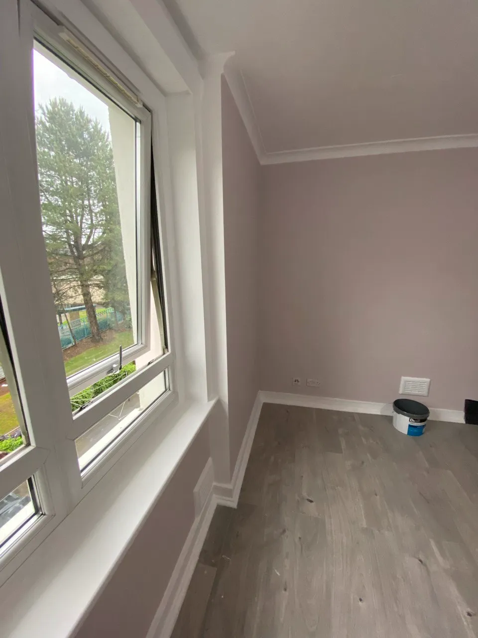 High quality wall painting service Glasgow UK